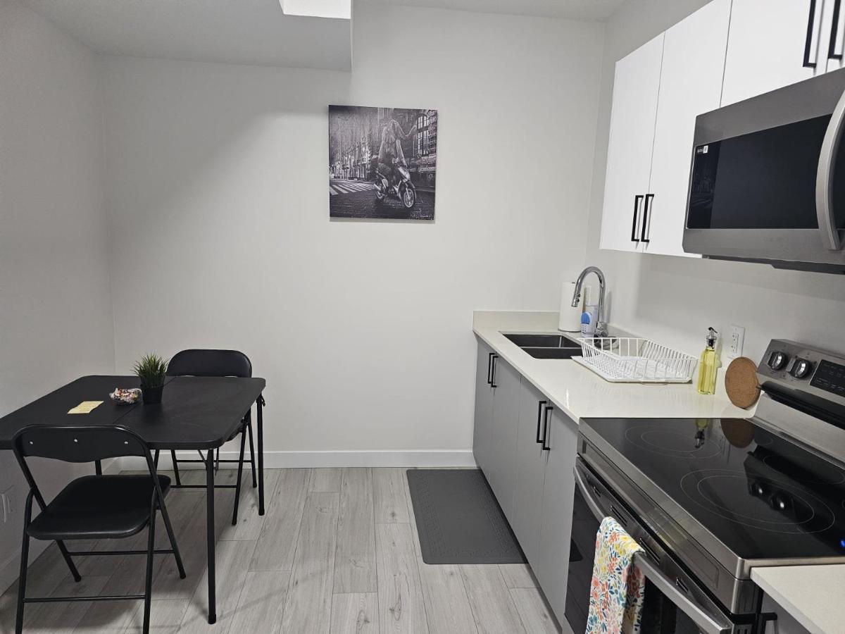 New Built House, Stay In Style Guest Suite, 2Bedroom, 2Bed, 2Bath Edmonton Extérieur photo